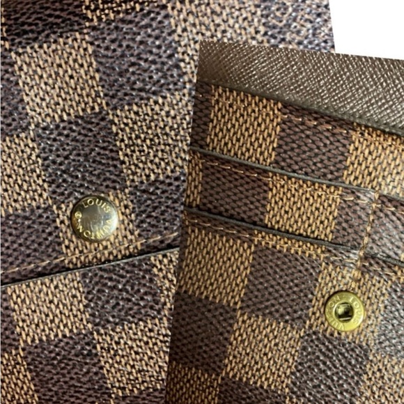 ✅AUTHENTIC DAMIER LONG WALLET ONCHAIN CROSSBODY - Picture 8 of 9